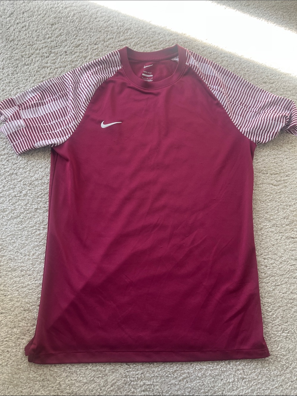 Nike DRI-fit slim fit shirt large